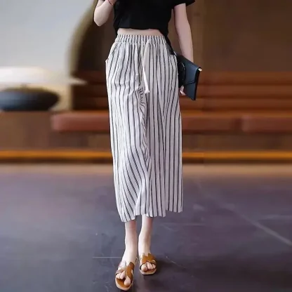 Elastic Waist Striped Capri Pants