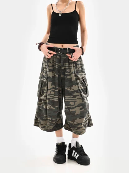 Camouflage Cargo Capri Pants - Image 4