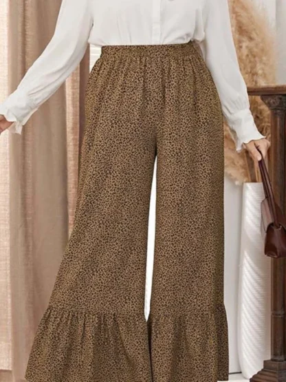 Wide Leg Leopard Print Capri Pants - Image 4