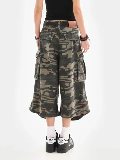 Camouflage Cargo Capri Pants - Image 3