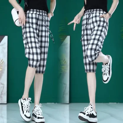 Plaid Cropped Capri Pants - Image 4