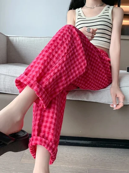Plaid Elastic Waist Capri Pants - Image 4