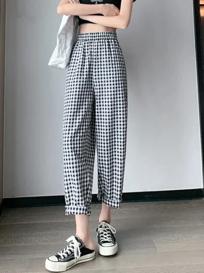 Plaid Elastic Waist Capri Pants - Image 6