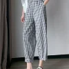black-and-white-grid